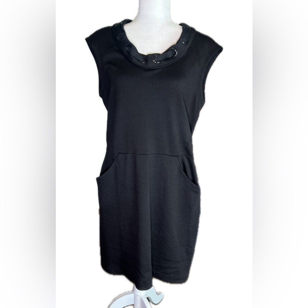 New Directions black sleeveless cowlneck dress with pockets knee length 14
